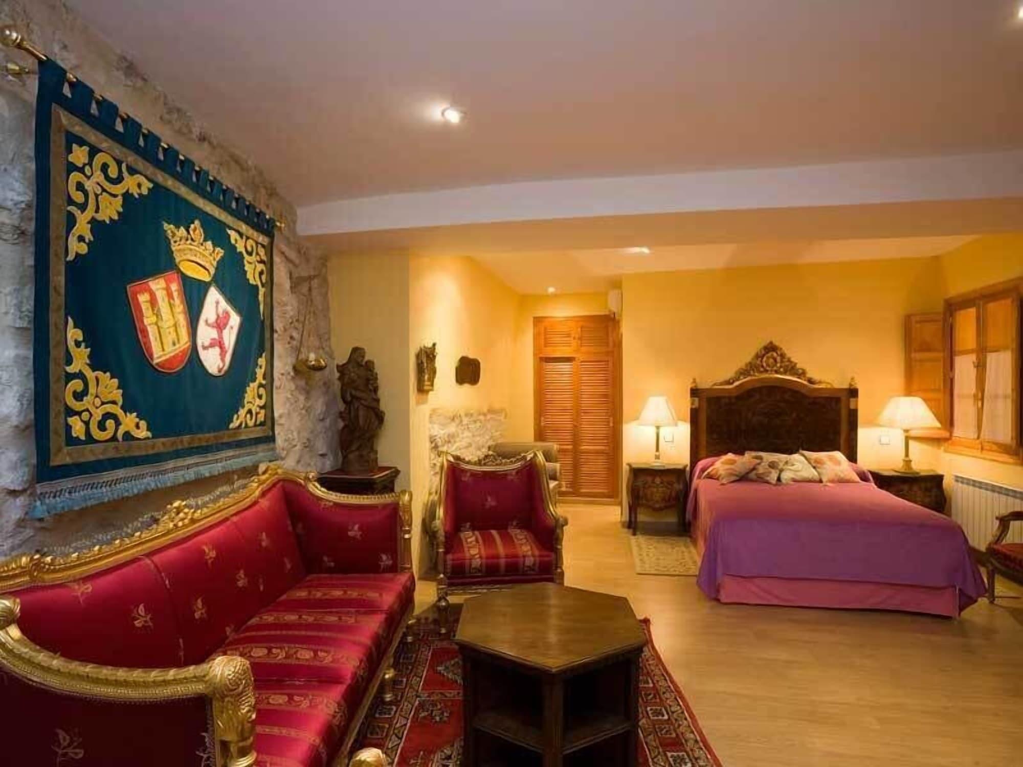 Residencia Real Del Castillo De Curiel Curiel de Duero Exteriér fotografie