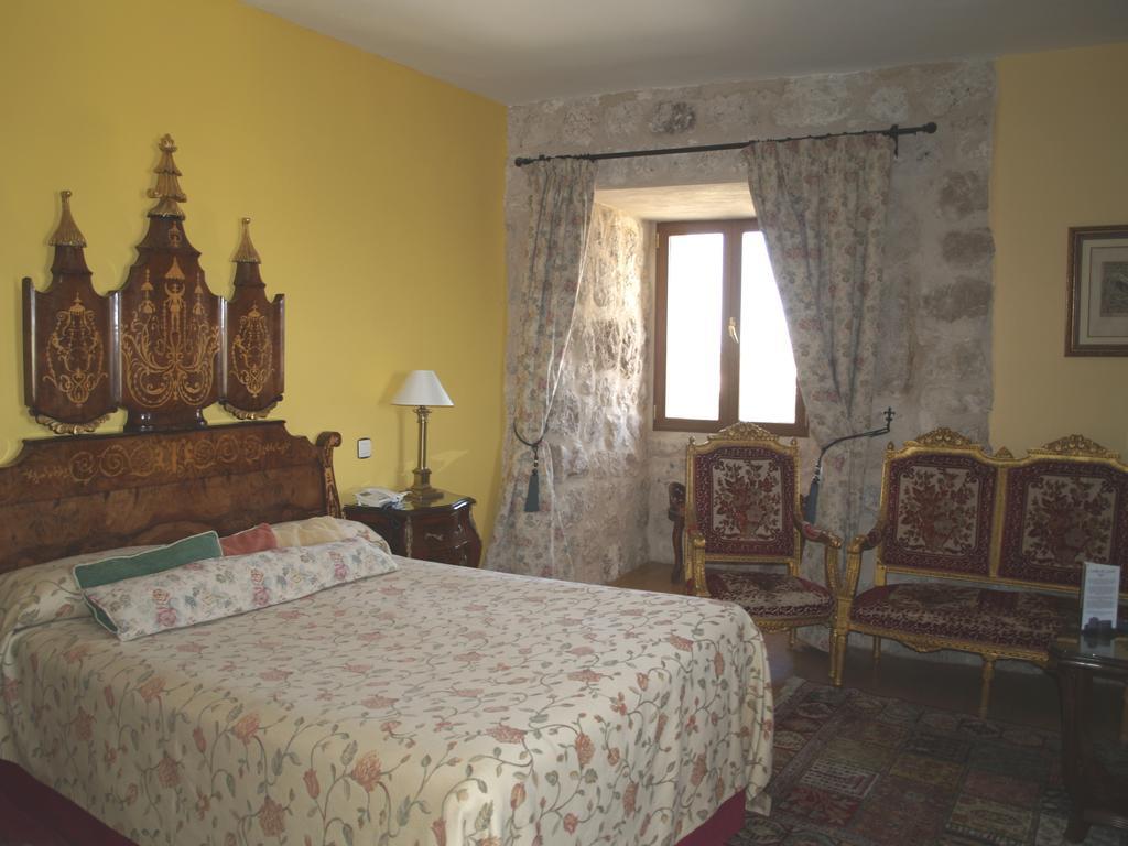 Residencia Real Del Castillo De Curiel Curiel de Duero Exteriér fotografie